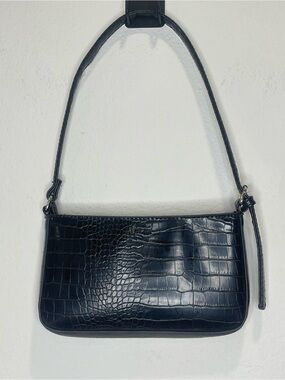 Croc-Embossed Shoulder Bag in Black